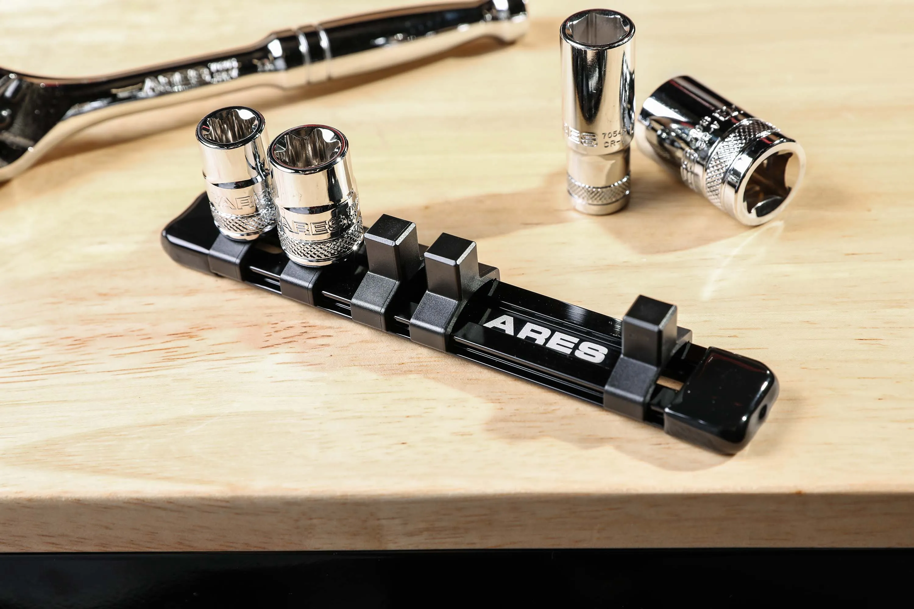 ARES 70238 - 3/8" Drive Black 6" Socket Rail