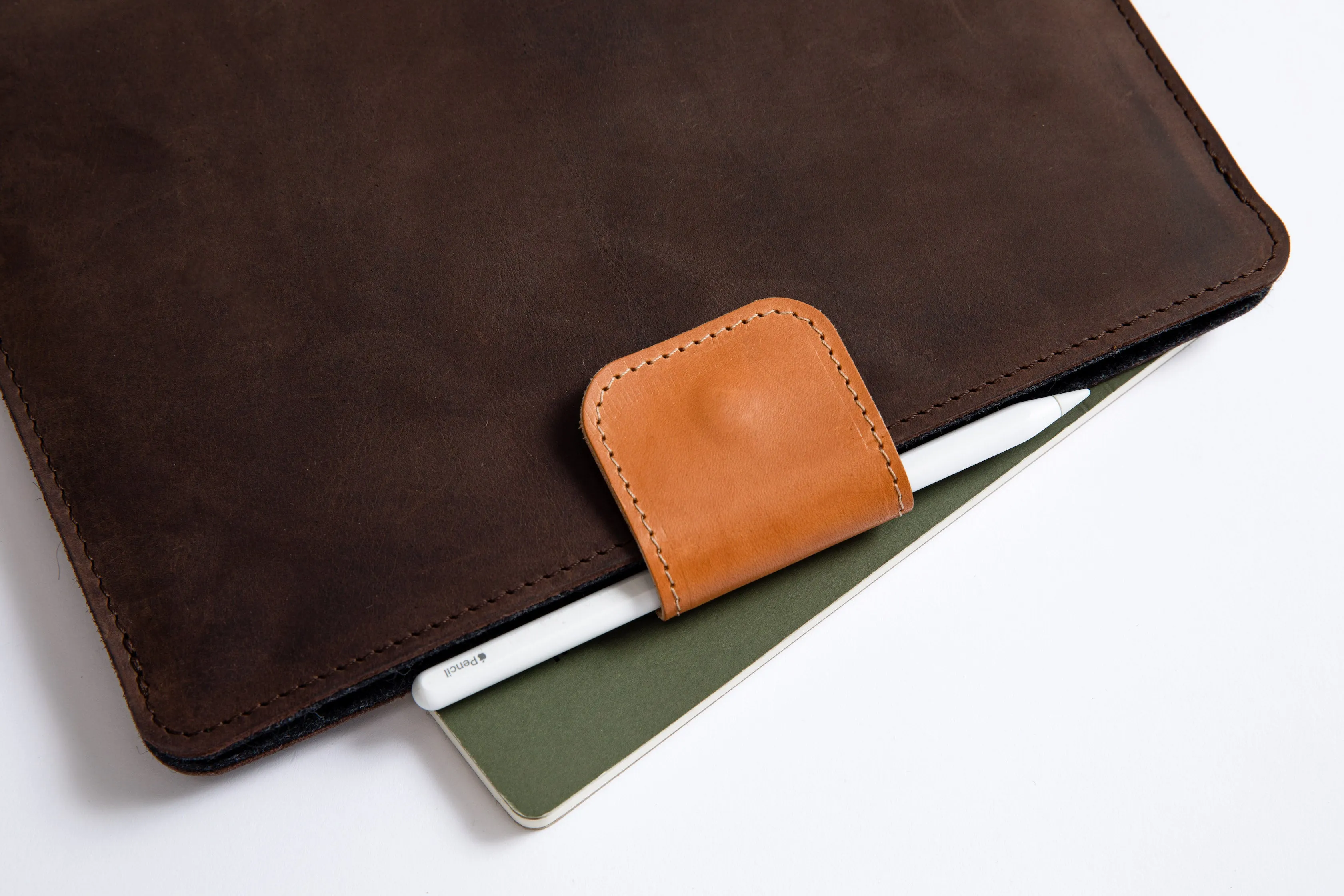 Leather MacBook Sleeve KEEP IT SNUG/ Oak Brown/