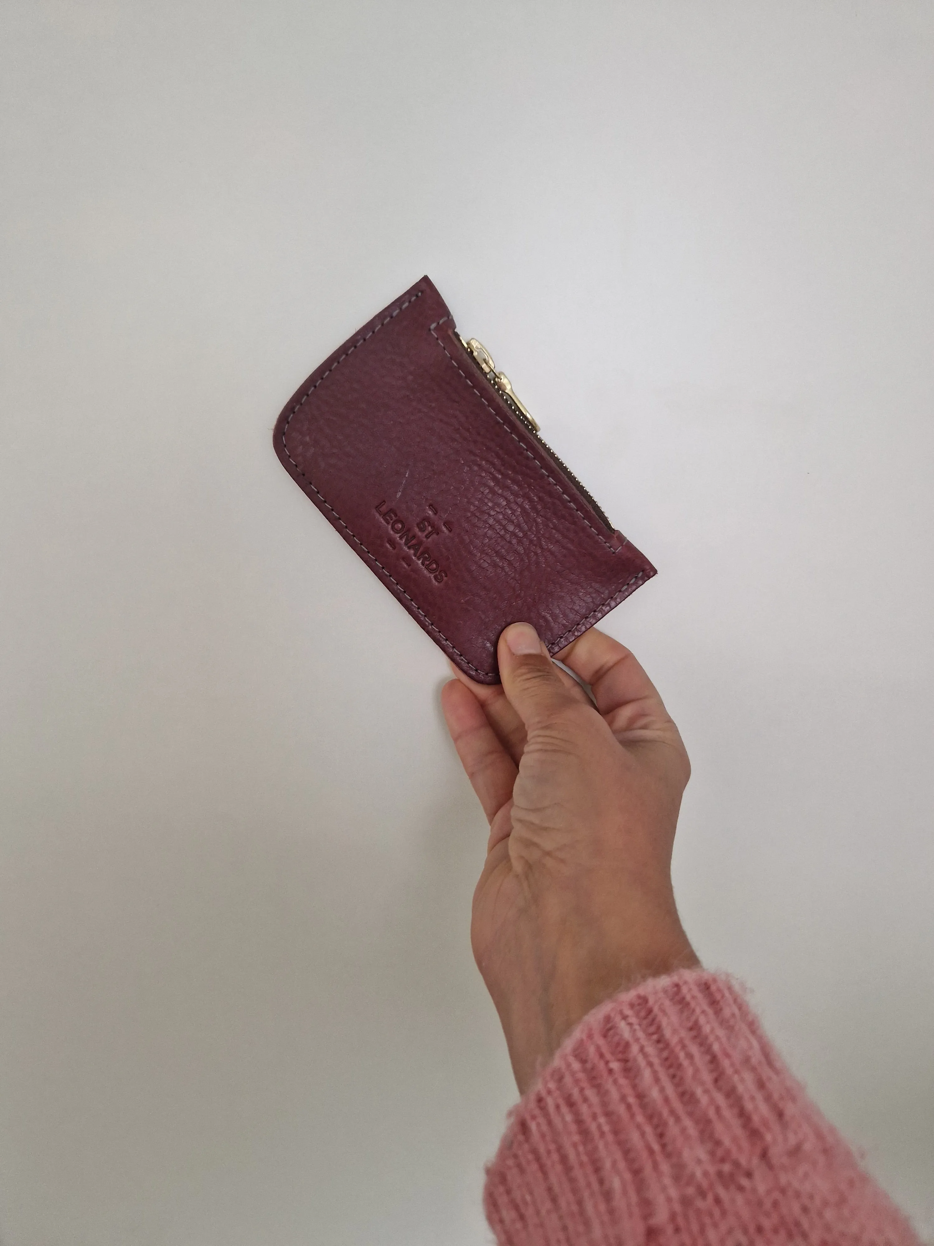 ST LEONARDS UNISEX COIN PURSE in Berry