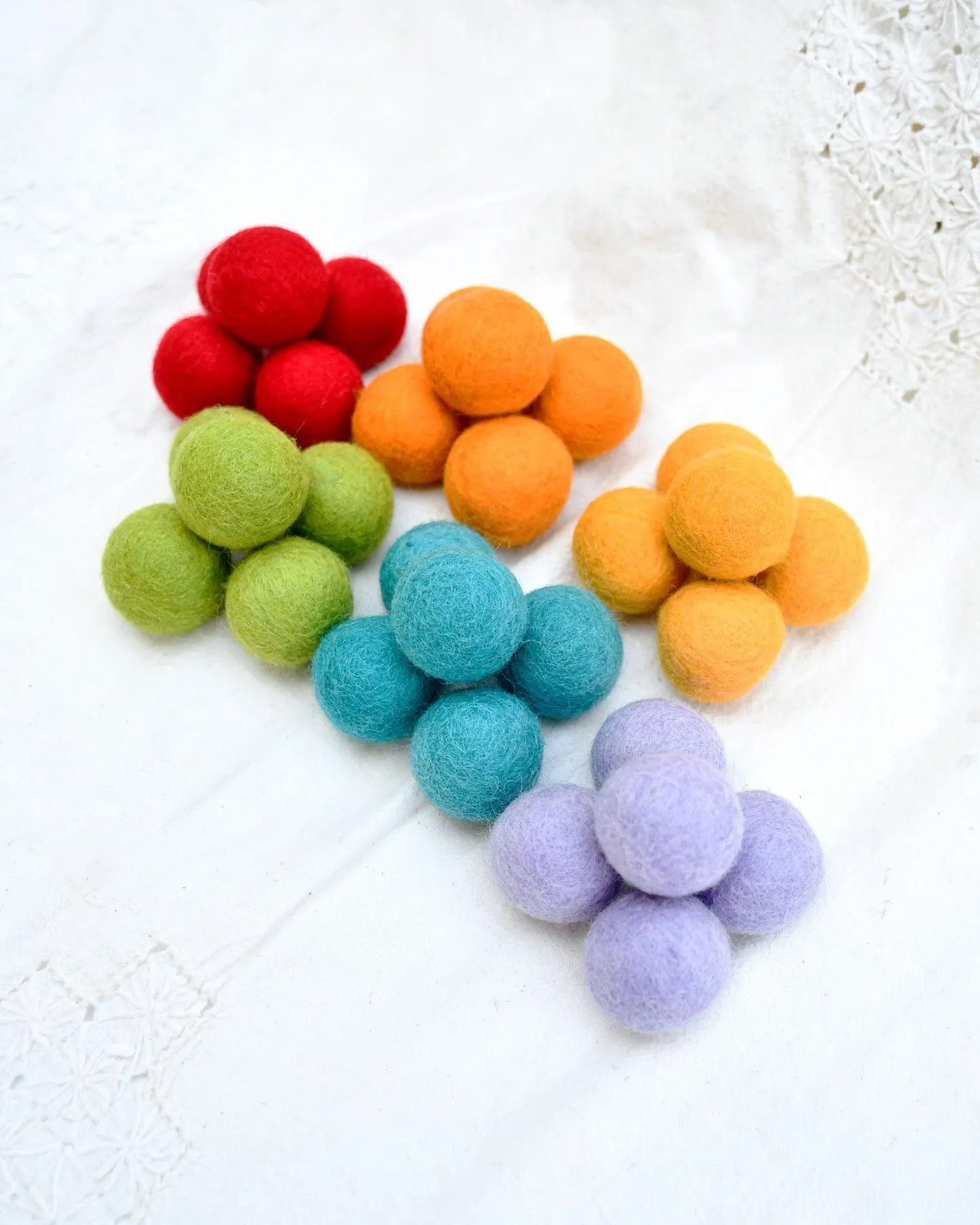 Wool Felt Balls in a Pouch - Colourful Set 3cm 30 balls