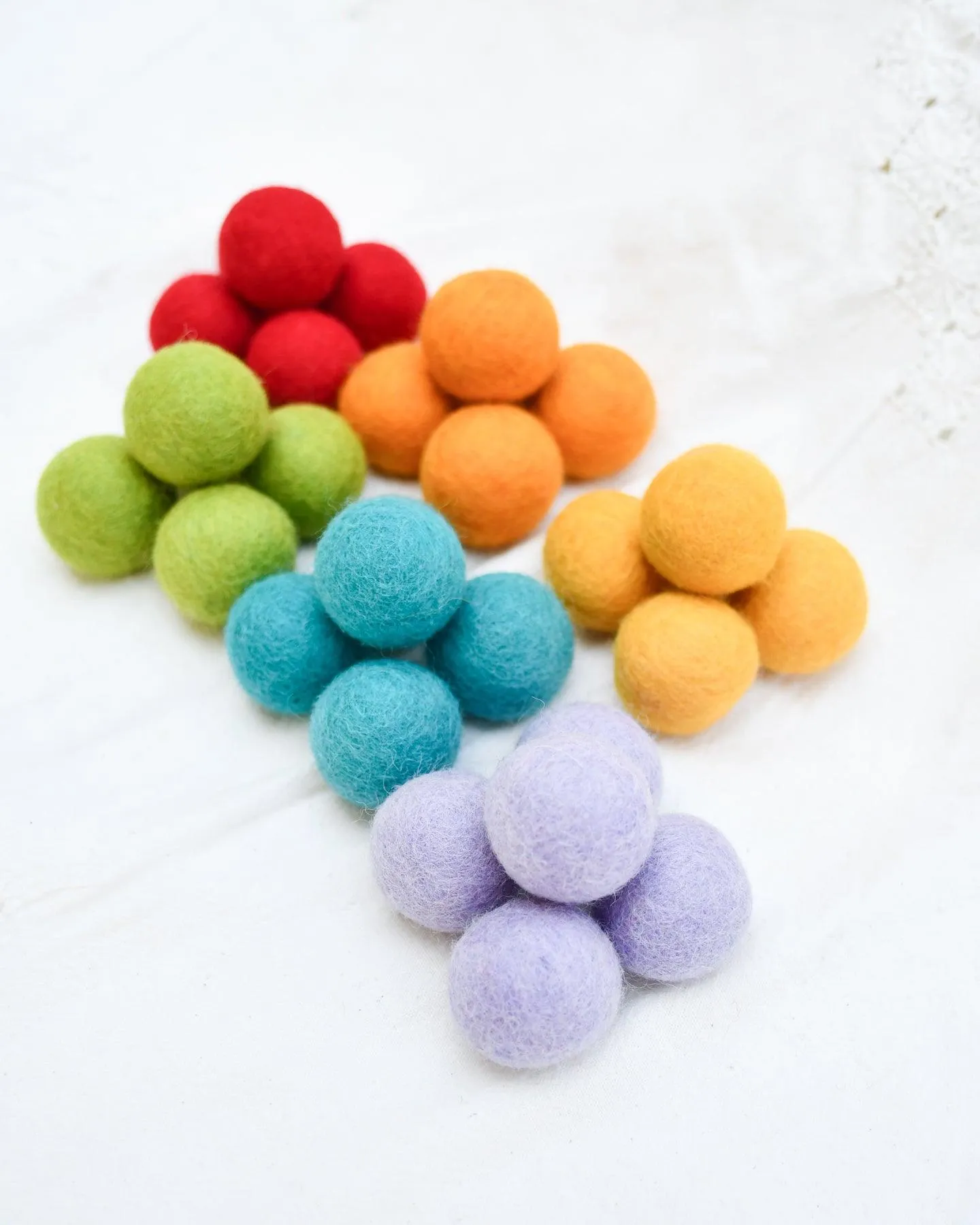 Wool Felt Balls in a Pouch - Colourful Set 3cm 30 balls